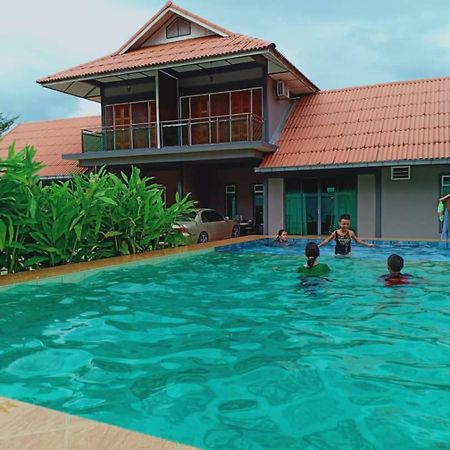 Villa Sri Tebengau Kuah Exterior photo