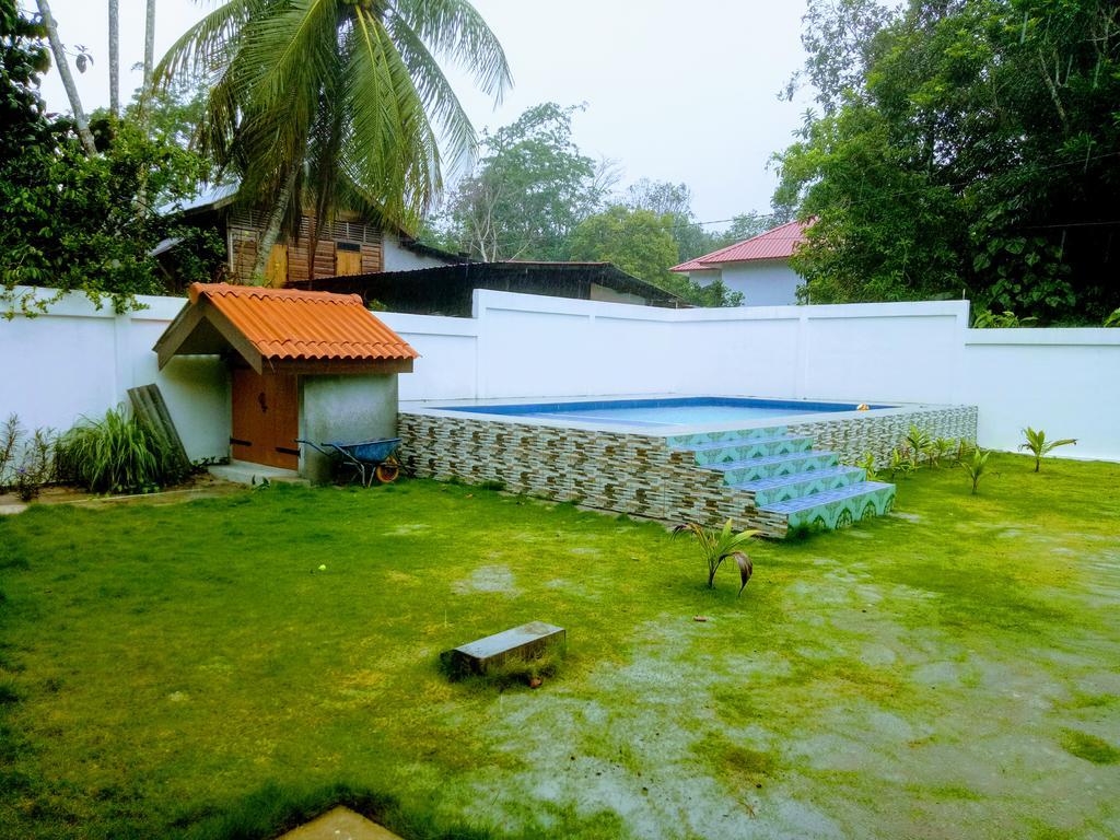 Villa Sri Tebengau Kuah Exterior photo